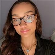 Étudiante en chimie qui peut donner des cours de chimie jusqu’à niveau bac, et autres matières jusqu’à niveau Première